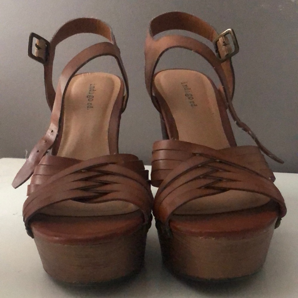Indigo Road block heels. Size 9. Very good.